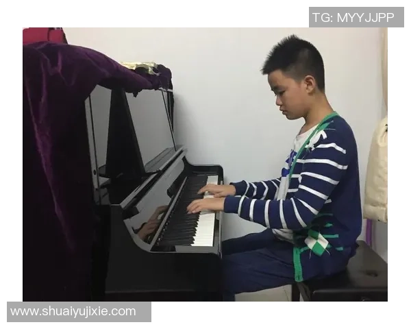 与足球明星的亲密对话揭开他们不为人知的故事与梦想 与足球明星的亲密对话揭开他们不为人知的故事与梦想