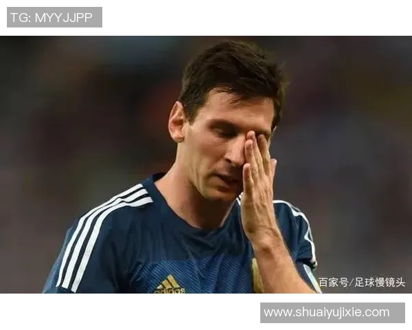 足球踢断头事件引发的安全隐患与体育精神的深刻反思 足球踢断头事件引发的安全隐患与体育精神的深刻反思