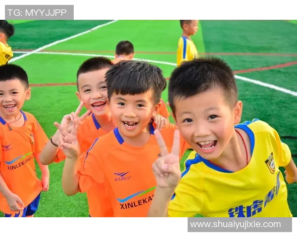 踢足球搭配技巧解析助你提升球技和团队默契的完美指南 踢足球搭配技巧解析助你提升球技和团队默契的完美指南